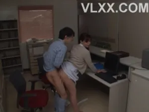 Anh hói buồi to nện cháy máy cô em hàng múp đang nứng