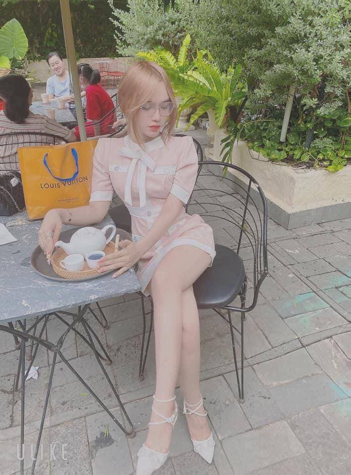 [Cuộc sống hạnh phúc của nữ thần] Một cô gái xinh đẹp với khuôn mặt gợi cảm, rên rỉ và rên rỉ, chơi không đủ, máy rung được đưa vào lỗ mỡ