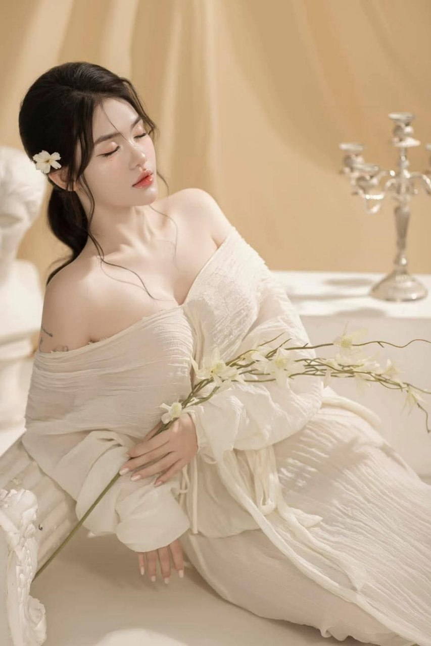 Chị gái mày ngon quá làm tao không làm chủ được cái buồi